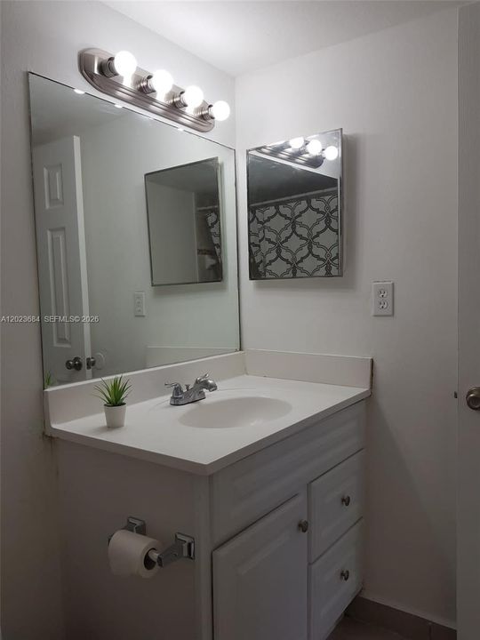 For Rent: $1,800 (1 beds, 1 baths, 600 Square Feet)