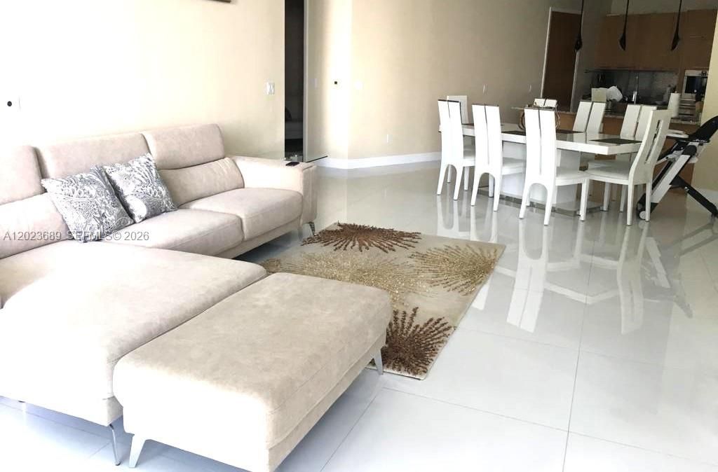 For Rent: $8,250 (3 beds, 3 baths, 2084 Square Feet)