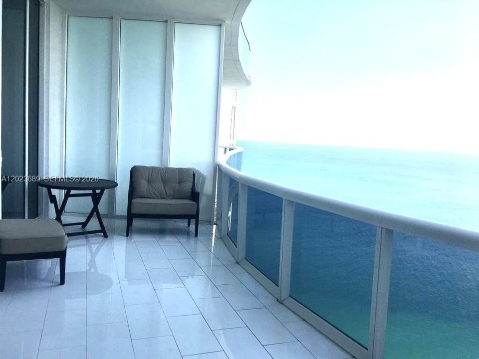 For Rent: $8,250 (3 beds, 3 baths, 2084 Square Feet)