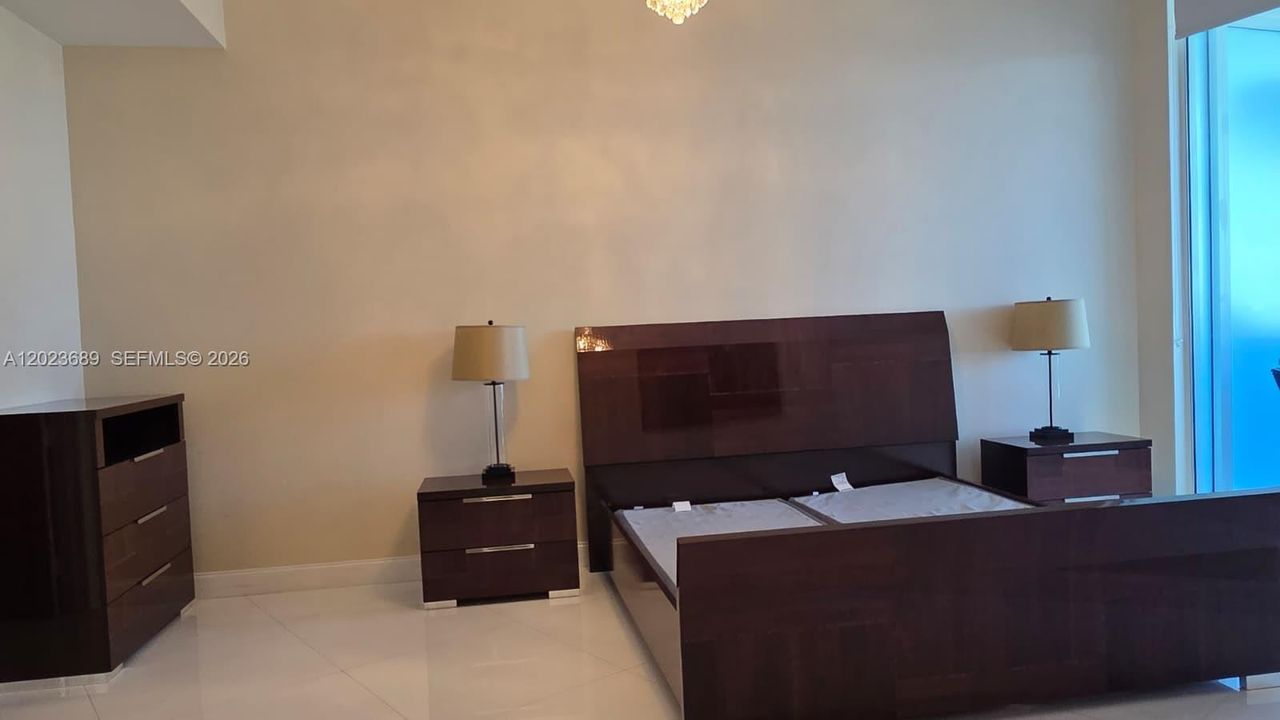 For Rent: $8,250 (3 beds, 3 baths, 2084 Square Feet)