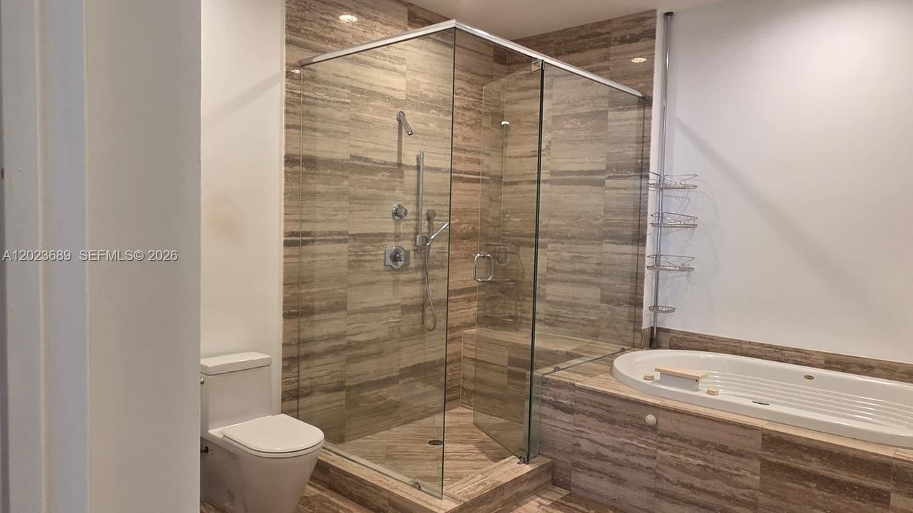 For Rent: $8,250 (3 beds, 3 baths, 2084 Square Feet)