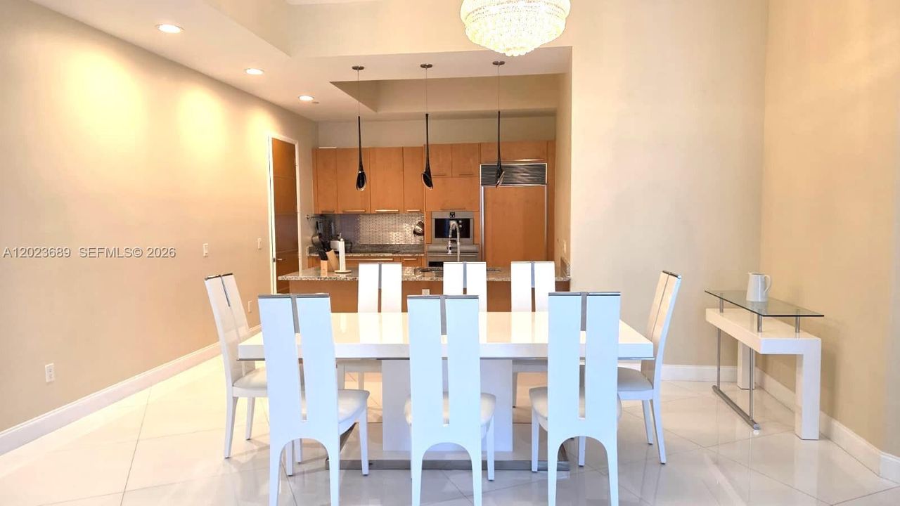 For Rent: $8,250 (3 beds, 3 baths, 2084 Square Feet)