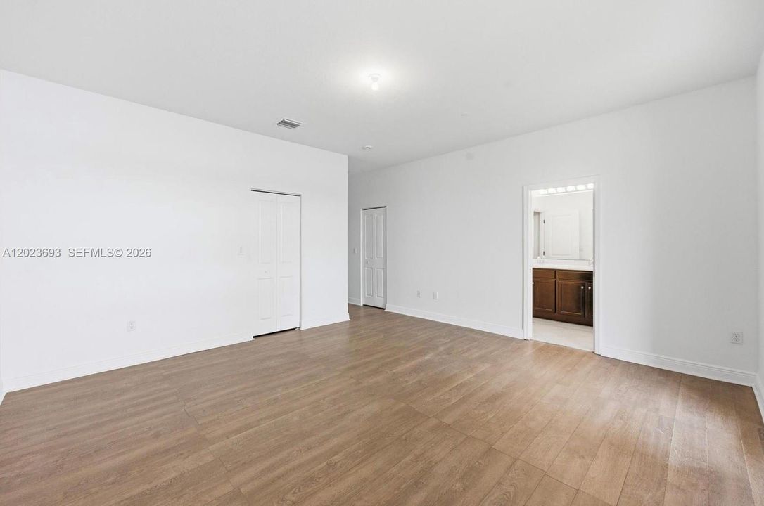 En Renta: $4,100 (3 camas, 2 baños, 1280 Pies cuadrados)