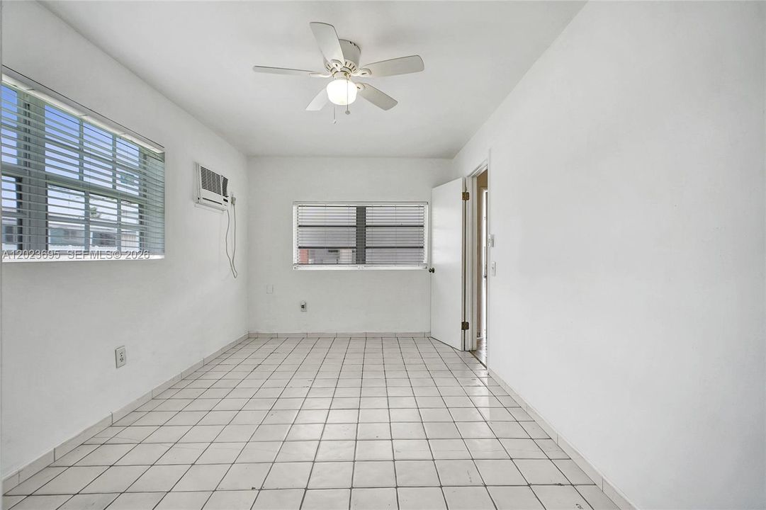 Active With Contract: $1,400 (1 beds, 1 baths, 0 Square Feet)