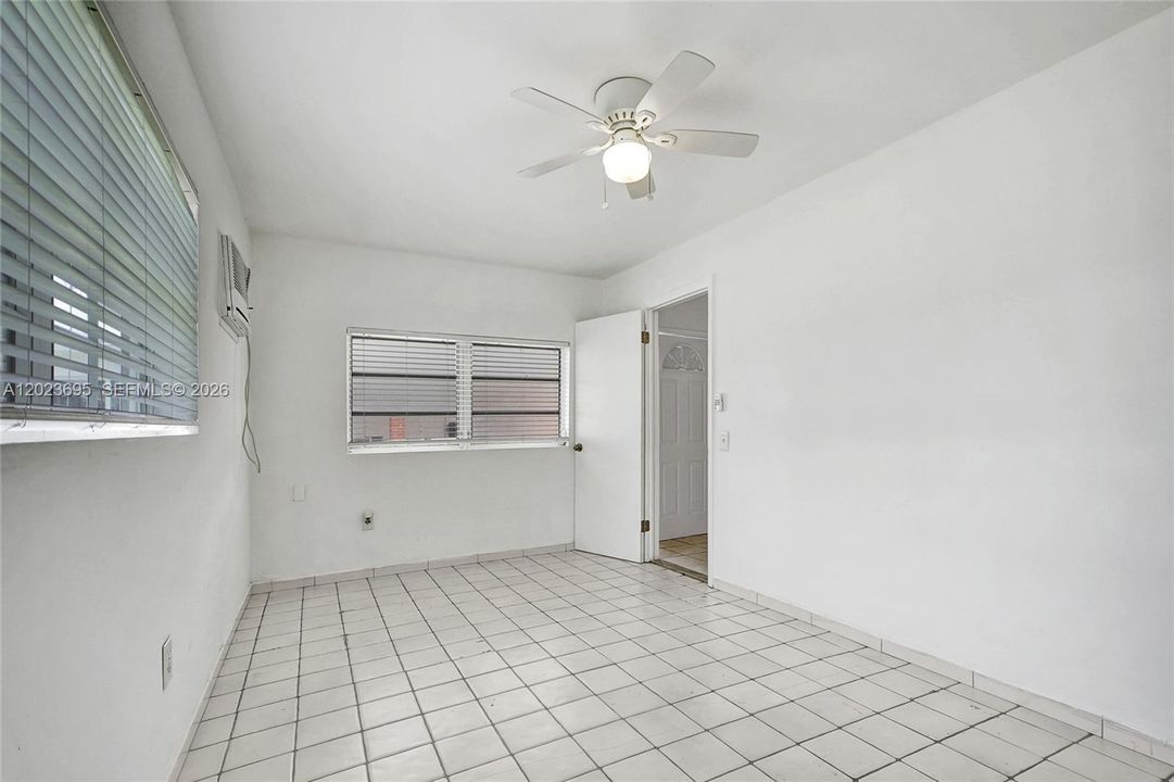 Active With Contract: $1,400 (1 beds, 1 baths, 0 Square Feet)