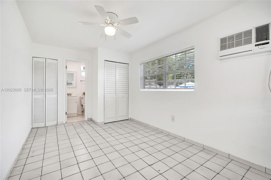 Active With Contract: $1,400 (1 beds, 1 baths, 0 Square Feet)