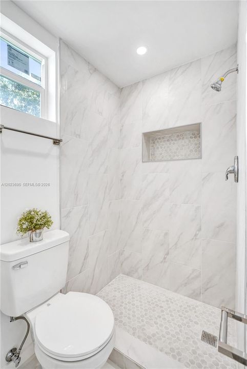 Active With Contract: $1,400 (1 beds, 1 baths, 0 Square Feet)