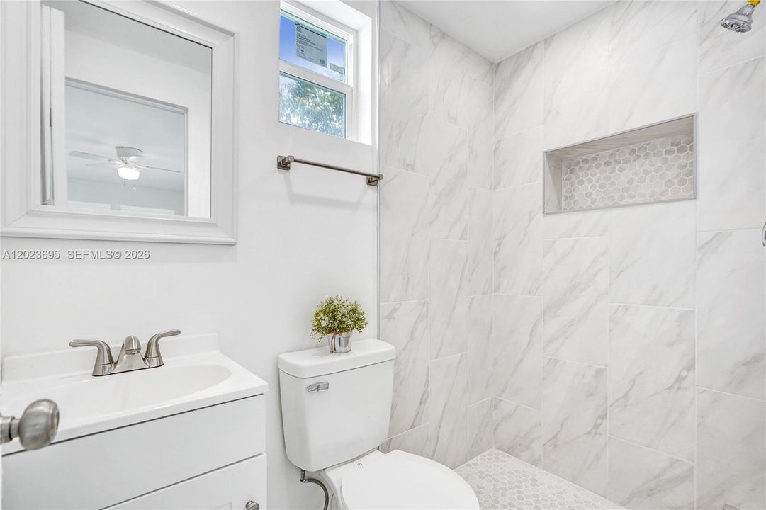 Active With Contract: $1,400 (1 beds, 1 baths, 0 Square Feet)