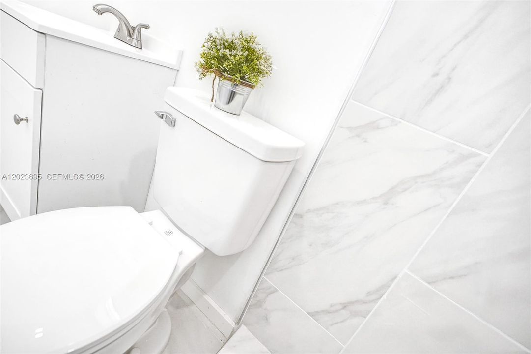 Active With Contract: $1,400 (1 beds, 1 baths, 0 Square Feet)