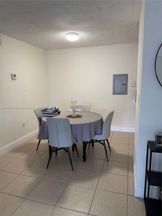 For Sale: $218,995 (1 beds, 1 baths, 750 Square Feet)