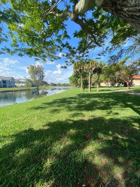 For Rent: $2,200 (2 beds, 2 baths, 940 Square Feet)