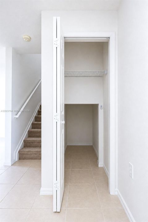 В аренду: $3,500 (4 спален, 2 ванн, 2828 Квадратных фут)