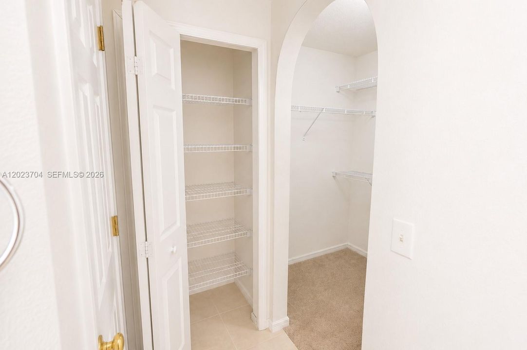 В аренду: $3,500 (4 спален, 2 ванн, 2828 Квадратных фут)