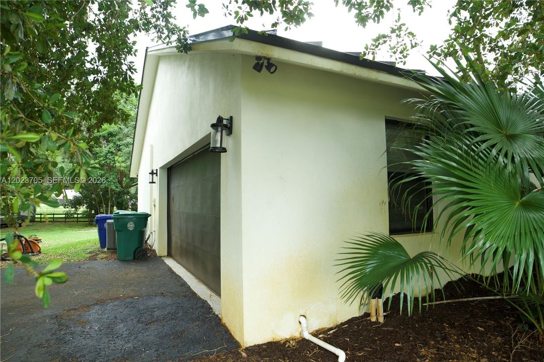 For Sale: $1,799,900 (4 beds, 3 baths, 2375 Square Feet)