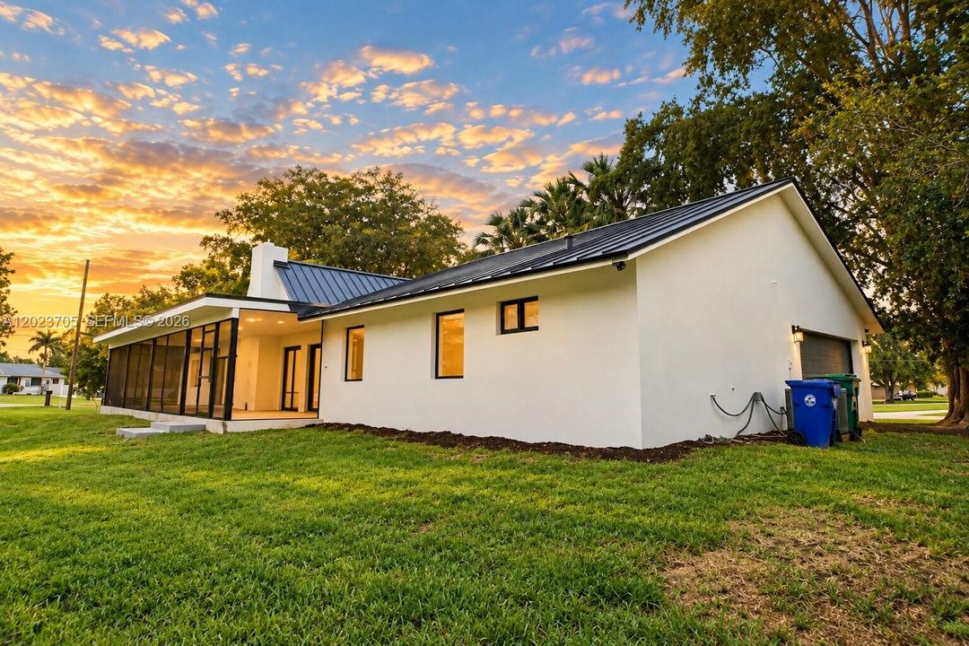 For Sale: $1,794,900 (4 beds, 3 baths, 2375 Square Feet)