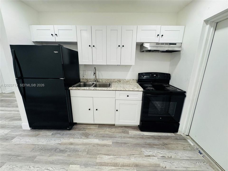 For Rent: $1,850 (2 beds, 1 baths, 2116 Square Feet)