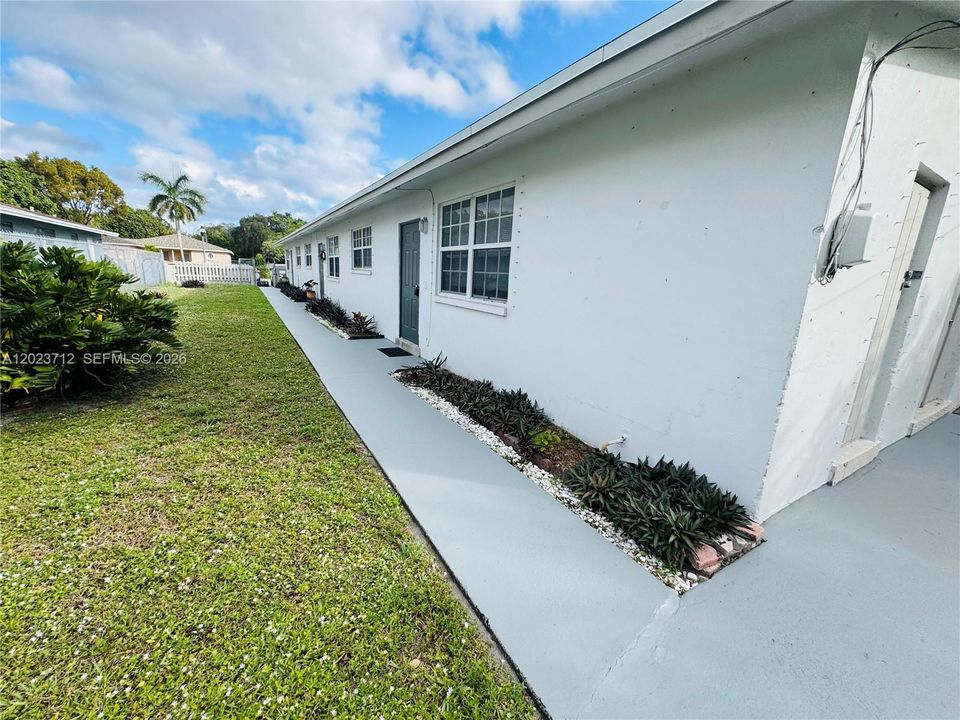 For Rent: $1,850 (2 beds, 1 baths, 2116 Square Feet)