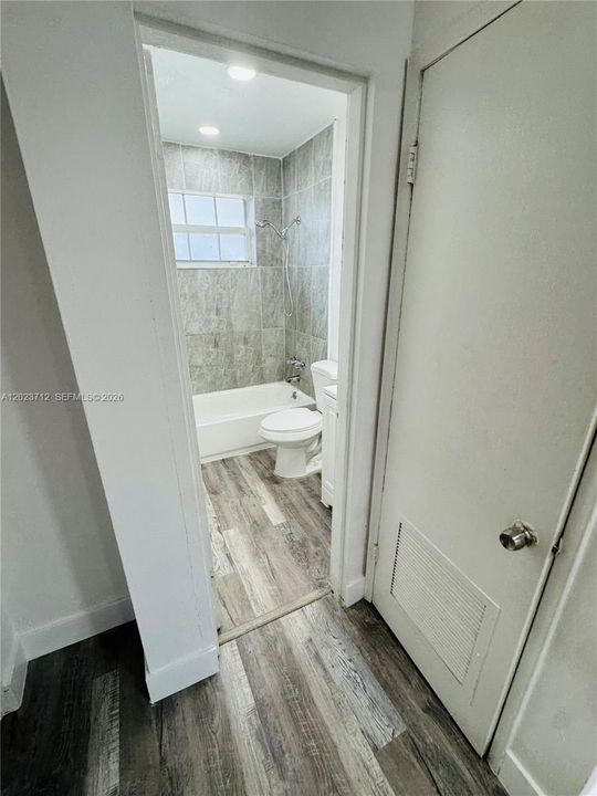 For Rent: $1,850 (2 beds, 1 baths, 2116 Square Feet)