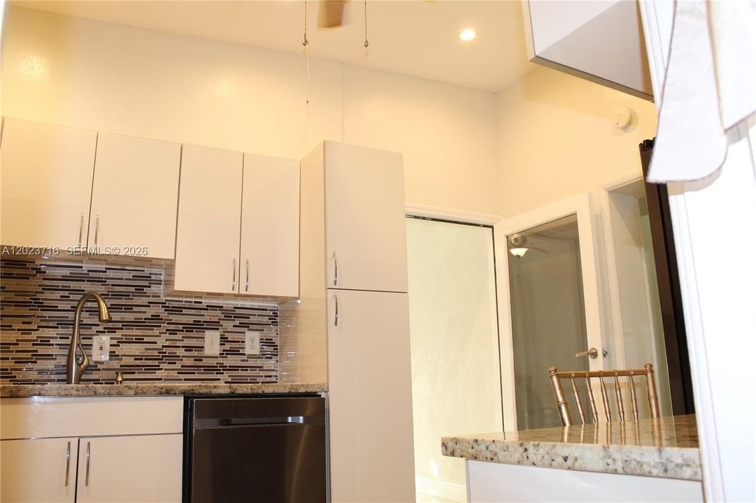 For Sale: $850,000 (4 beds, 3 baths, 1570 Square Feet)