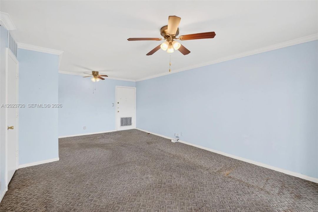 For Sale: $149,900 (1 beds, 1 baths, 600 Square Feet)