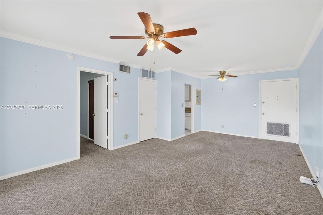 For Sale: $149,900 (1 beds, 1 baths, 600 Square Feet)