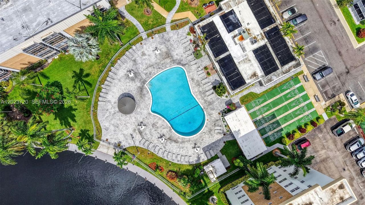 For Sale: $149,900 (1 beds, 1 baths, 600 Square Feet)