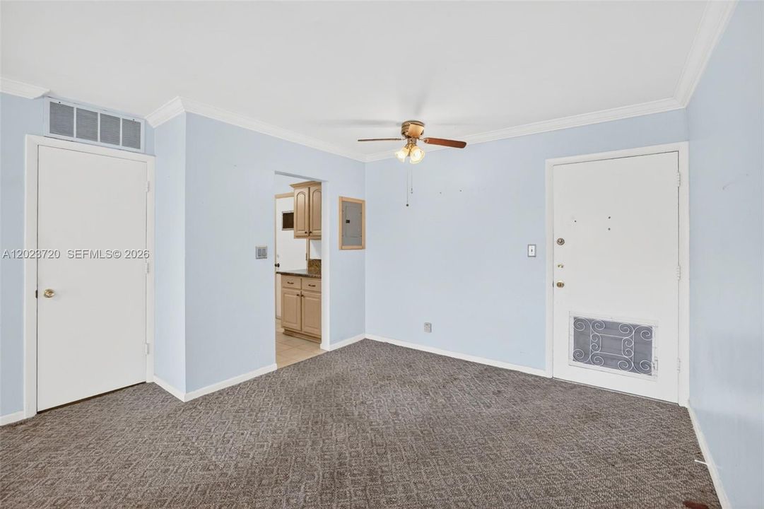 For Sale: $149,900 (1 beds, 1 baths, 600 Square Feet)