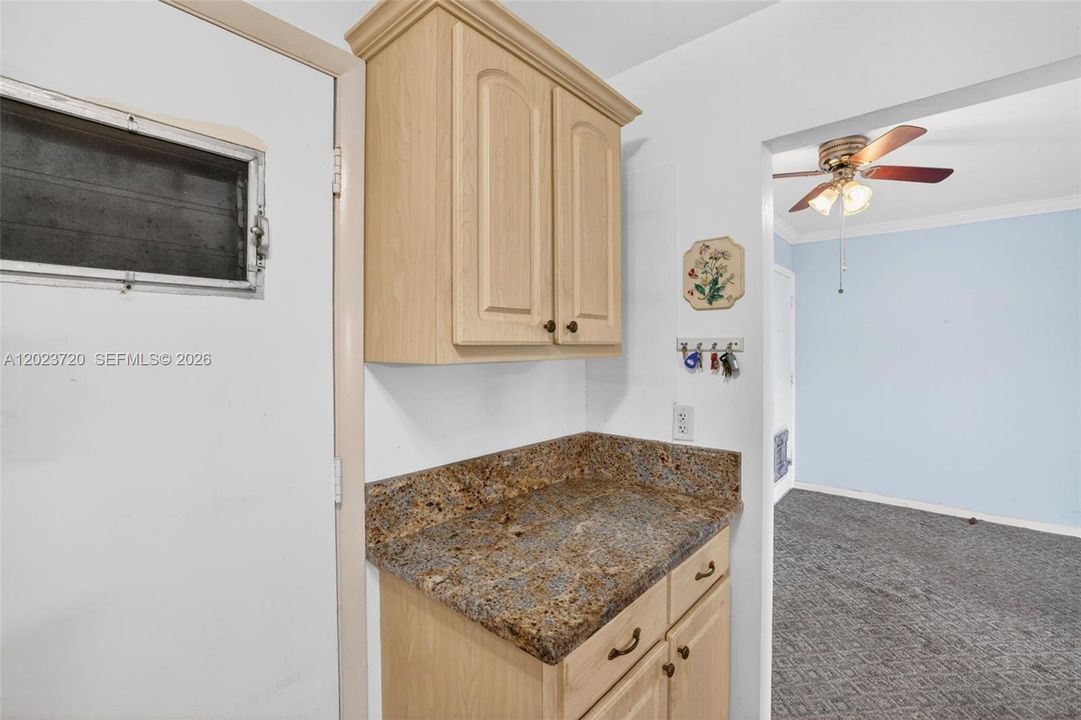 For Sale: $149,900 (1 beds, 1 baths, 600 Square Feet)