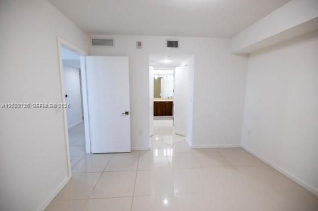 For Sale: $539,000 (2 beds, 2 baths, 1067 Square Feet)