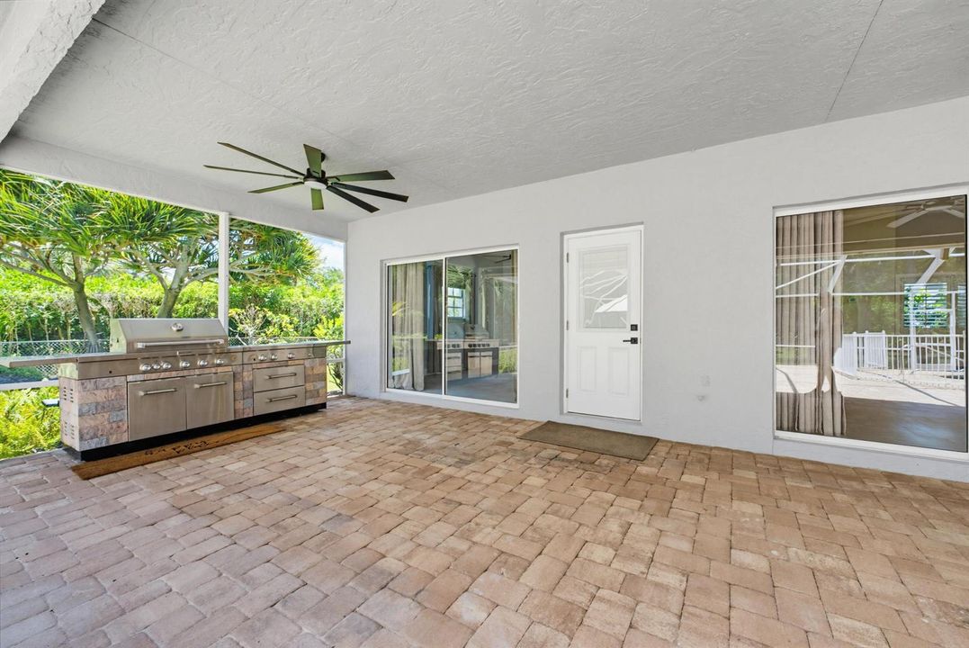 Covered Outdoor Patio with Grille