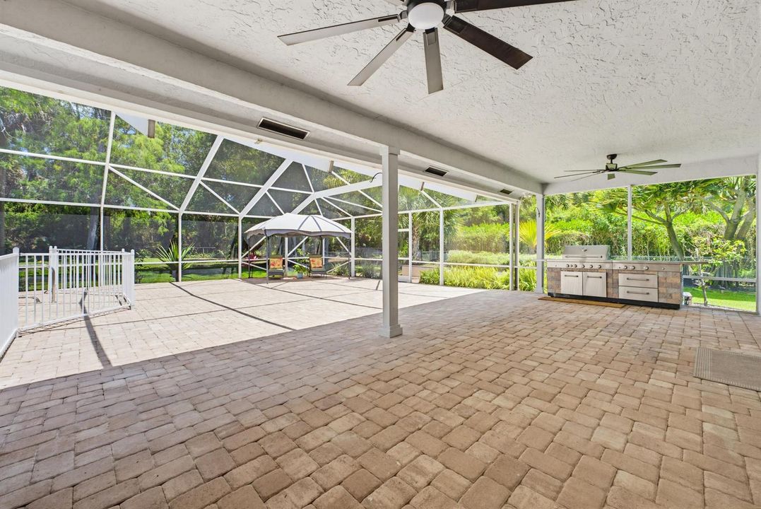 Covered Outdoor Patio with Grille