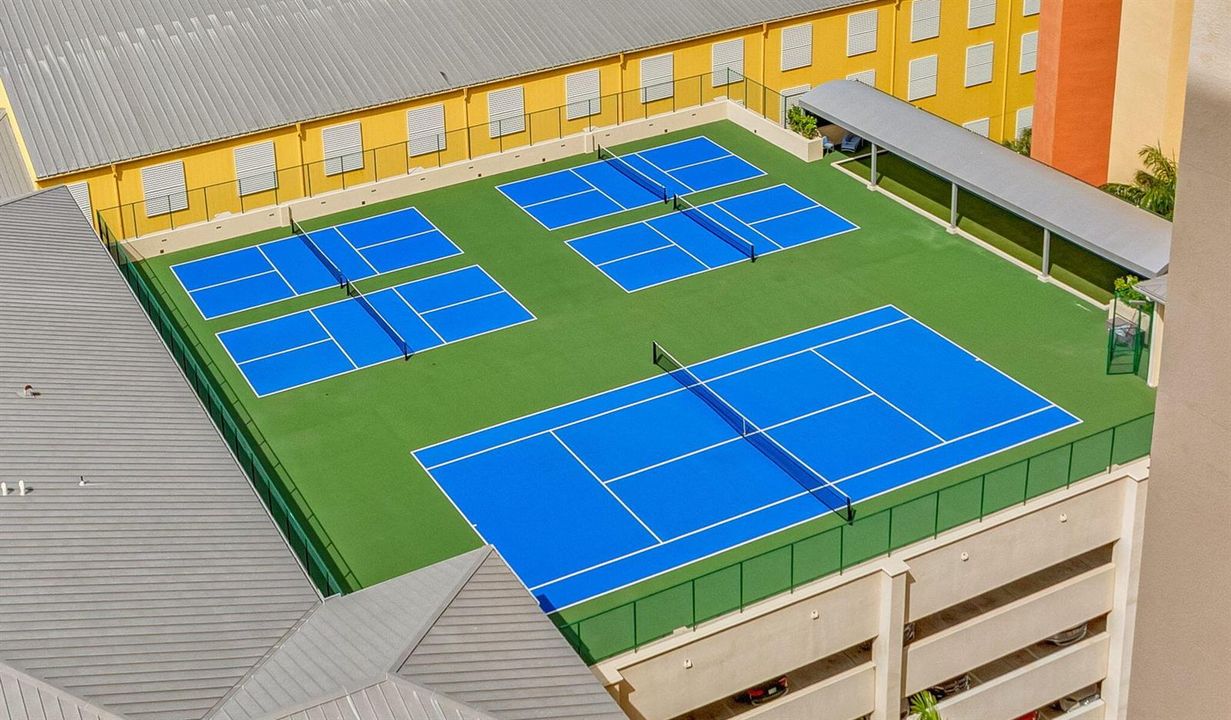 TENNIS