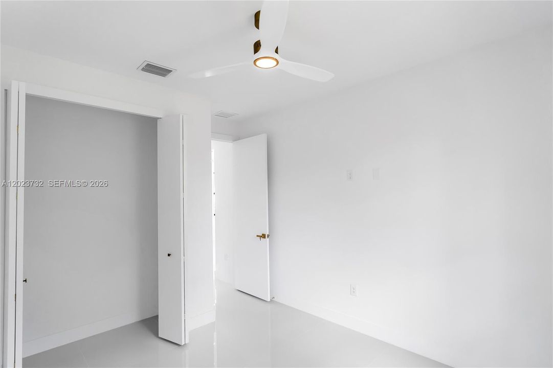 На продажу: $314,900 (3 спален, 2 ванн, 1365 Квадратных фут)