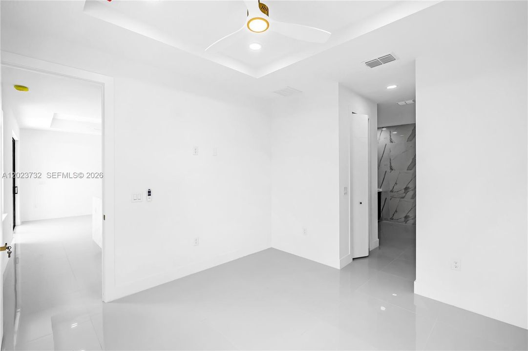 На продажу: $314,900 (3 спален, 2 ванн, 1365 Квадратных фут)