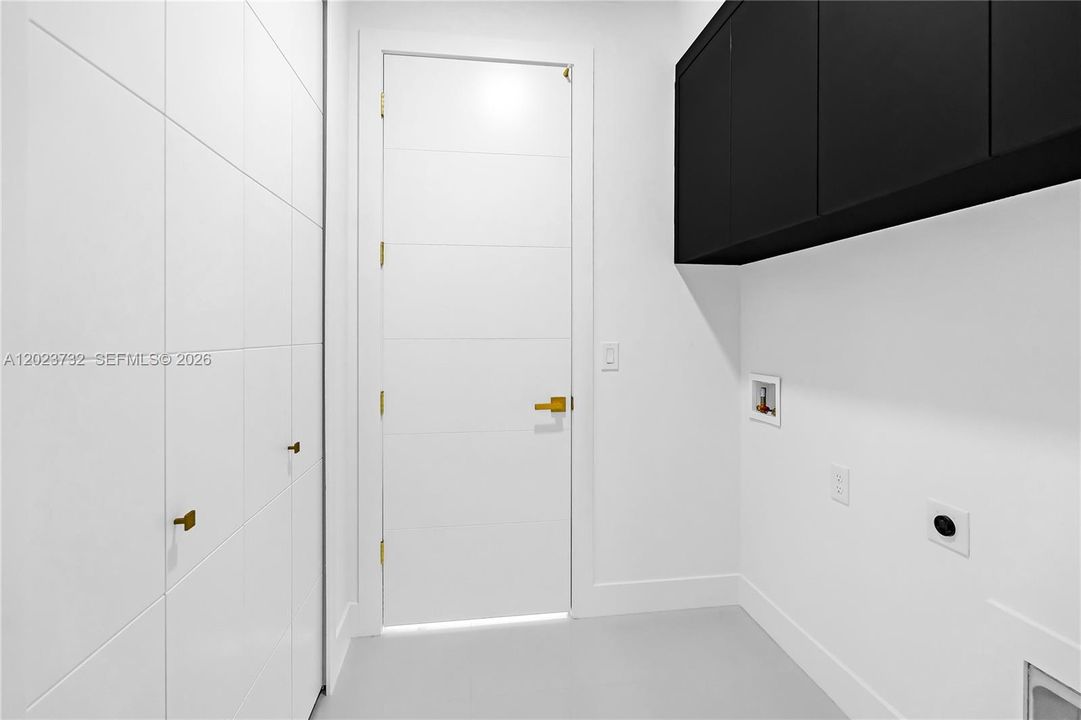 На продажу: $314,900 (3 спален, 2 ванн, 1365 Квадратных фут)
