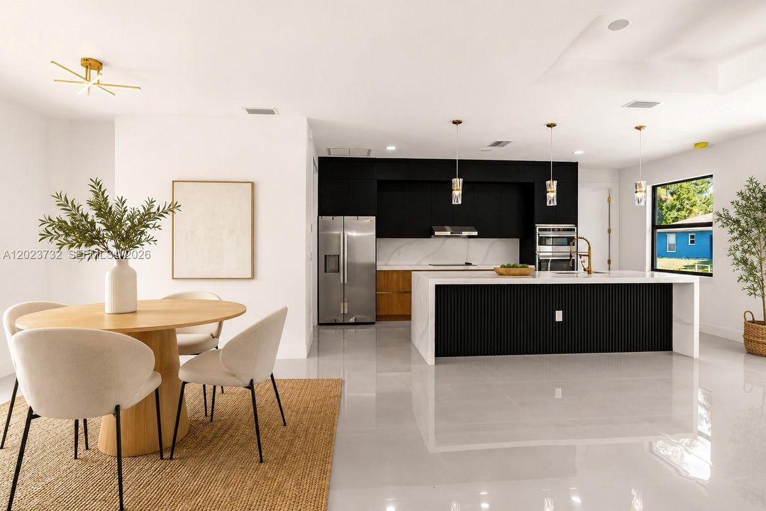 На продажу: $314,900 (3 спален, 2 ванн, 1365 Квадратных фут)