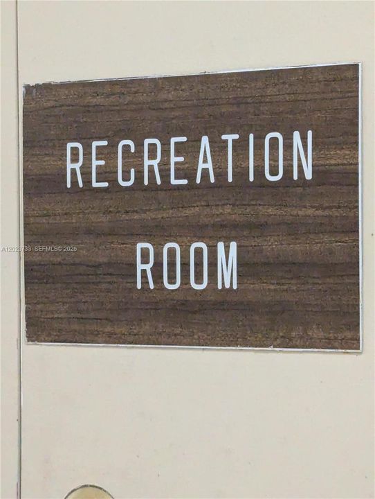 For Rent: $1,550 (1 beds, 1 baths, 717 Square Feet)