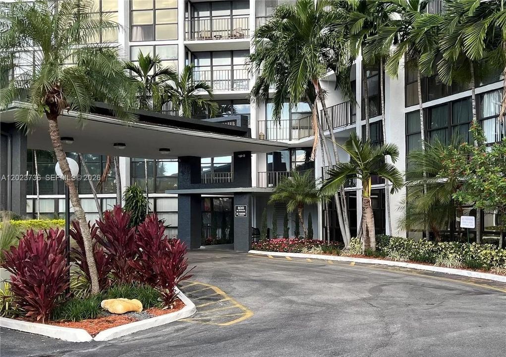 For Sale: $395,000 (2 beds, 2 baths, 1430 Square Feet)
