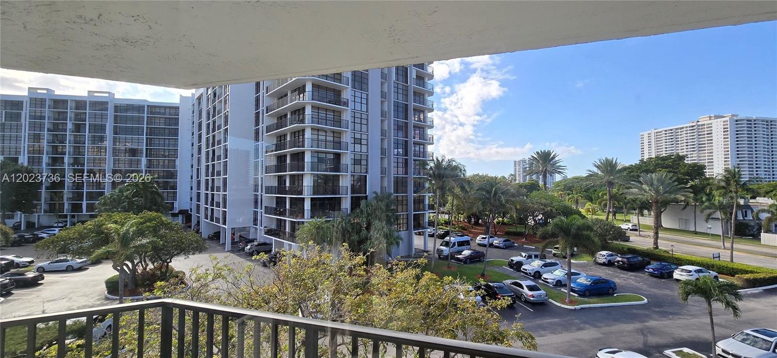 For Sale: $395,000 (2 beds, 2 baths, 1430 Square Feet)