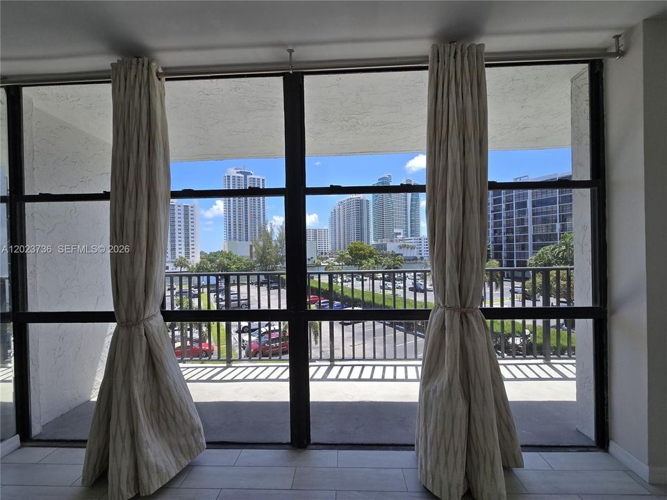 For Sale: $395,000 (2 beds, 2 baths, 1430 Square Feet)