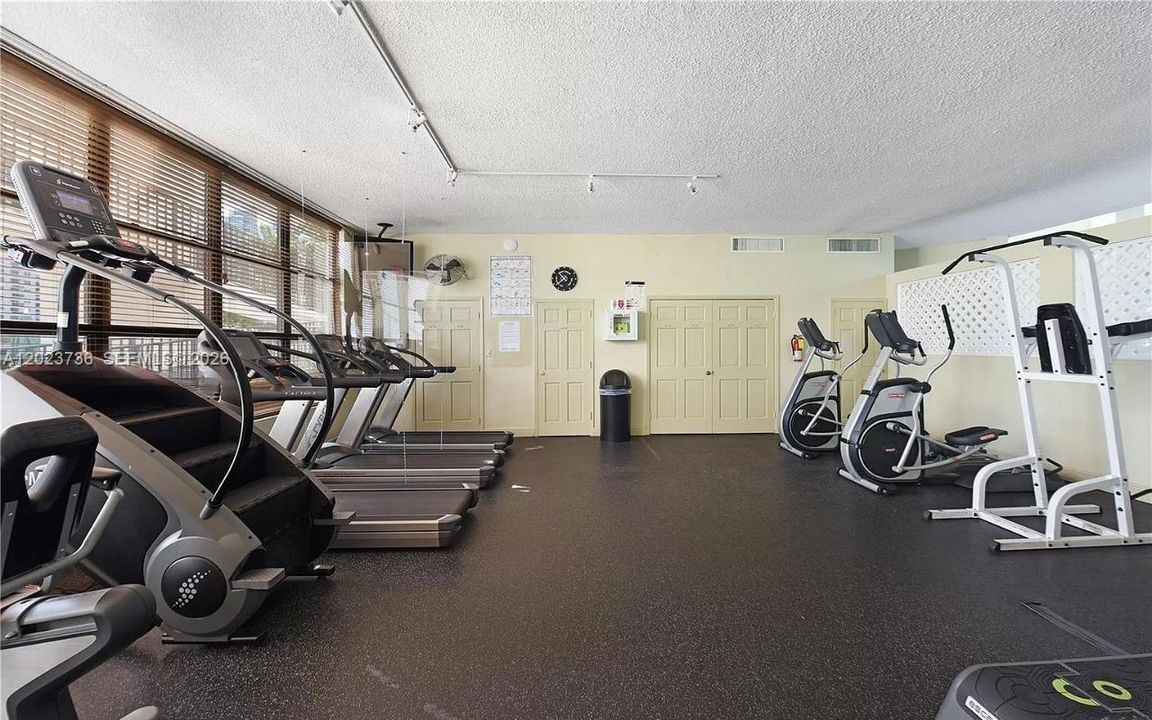 For Sale: $395,000 (2 beds, 2 baths, 1430 Square Feet)