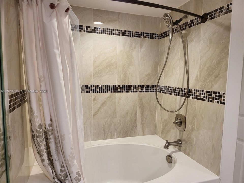 For Sale: $395,000 (2 beds, 2 baths, 1430 Square Feet)