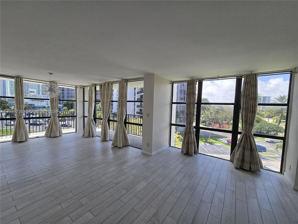 For Sale: $395,000 (2 beds, 2 baths, 1430 Square Feet)