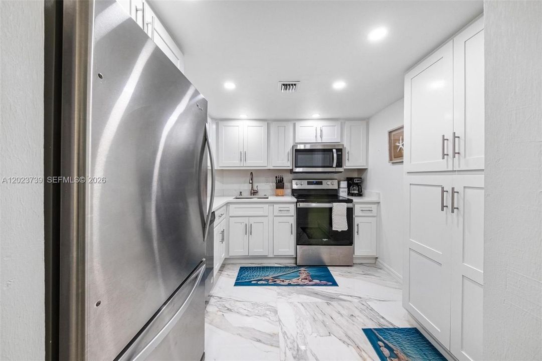 For Sale: $799,000 (2 beds, 2 baths, 0 Square Feet)