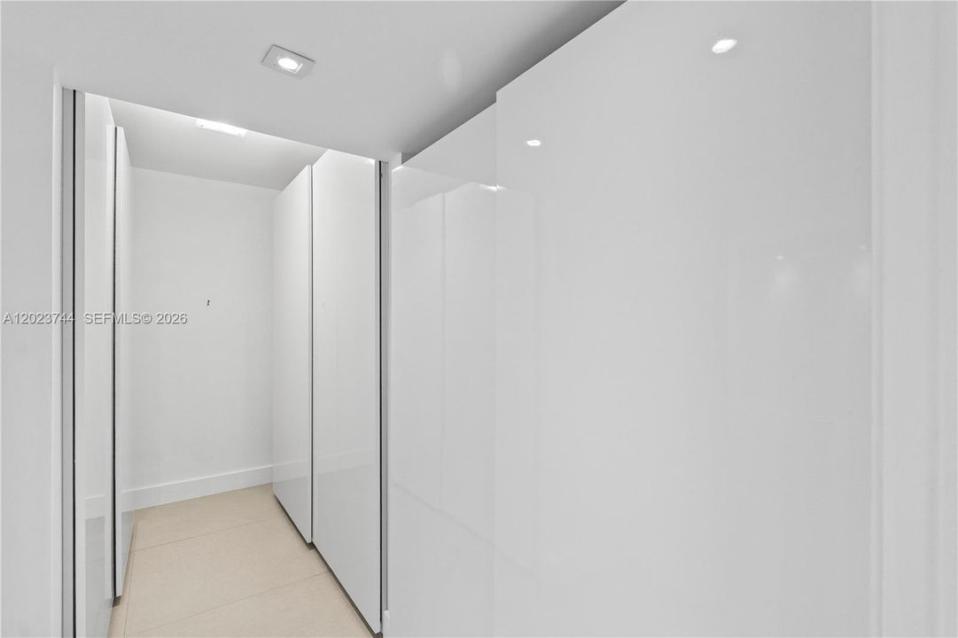 For Sale: $1,399,000 (3 beds, 2 baths, 2089 Square Feet)