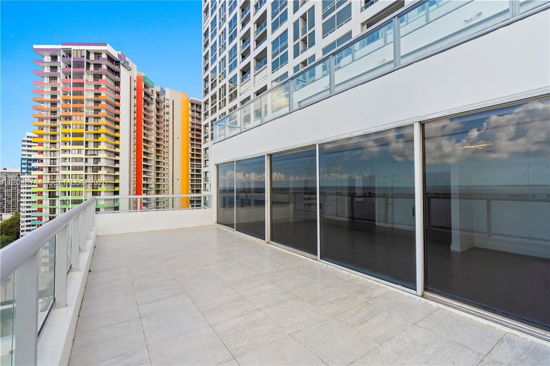 For Sale: $1,399,000 (3 beds, 2 baths, 2089 Square Feet)