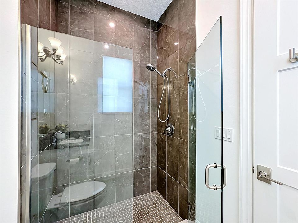 8596 SW Felicita Guest Shower