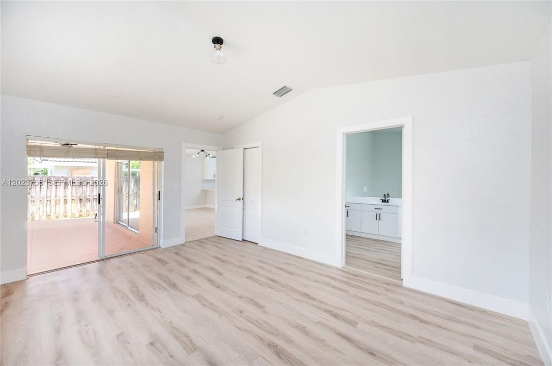 Active With Contract: $3,000 (3 beds, 2 baths, 1723 Square Feet)
