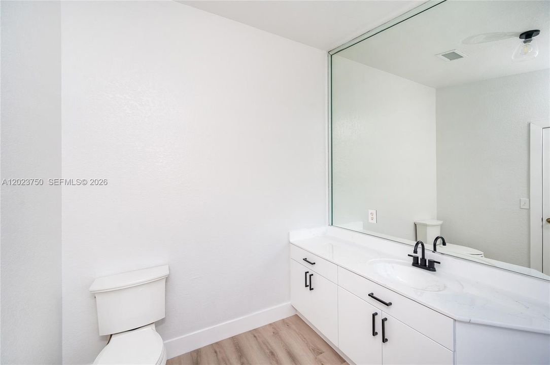 Active With Contract: $3,000 (3 beds, 2 baths, 1723 Square Feet)