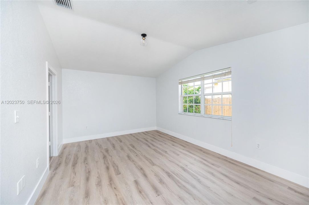 Active With Contract: $3,000 (3 beds, 2 baths, 1723 Square Feet)